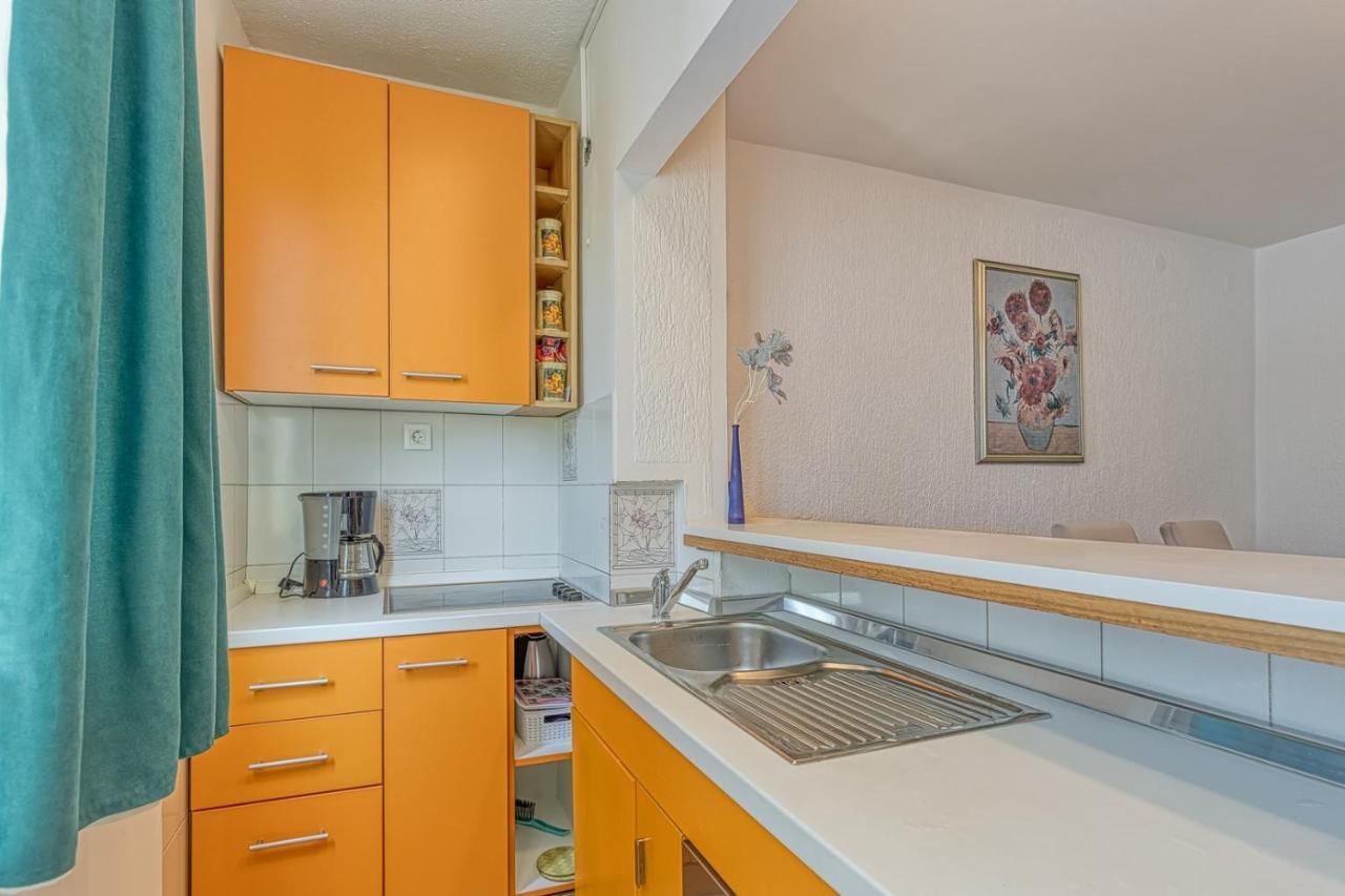 Apartment Gaby With Balcony Πόρετς Εξωτερικό φωτογραφία