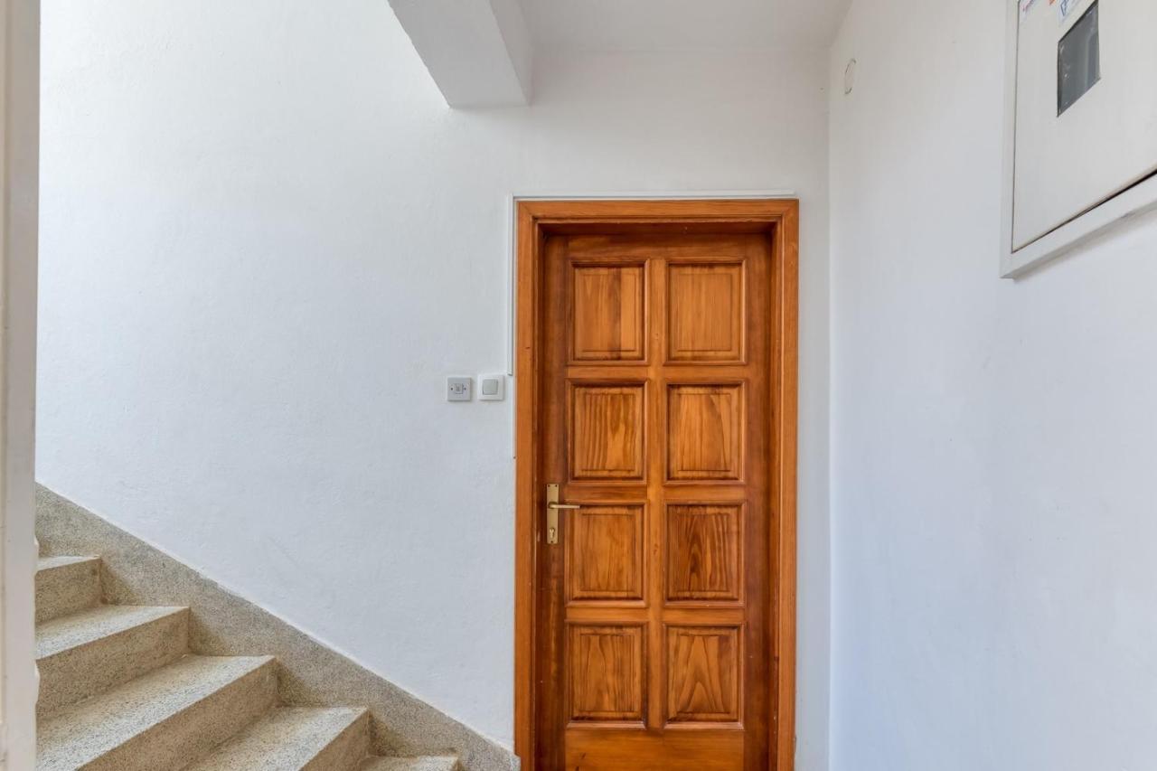Apartment Gaby With Balcony Πόρετς Εξωτερικό φωτογραφία
